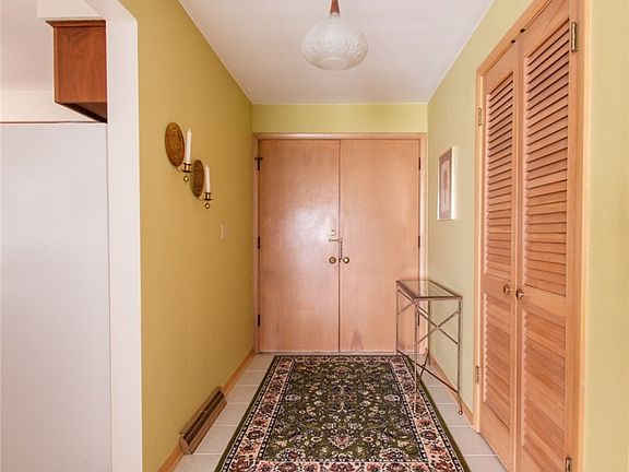 5th image of 815 Tenney Ave
