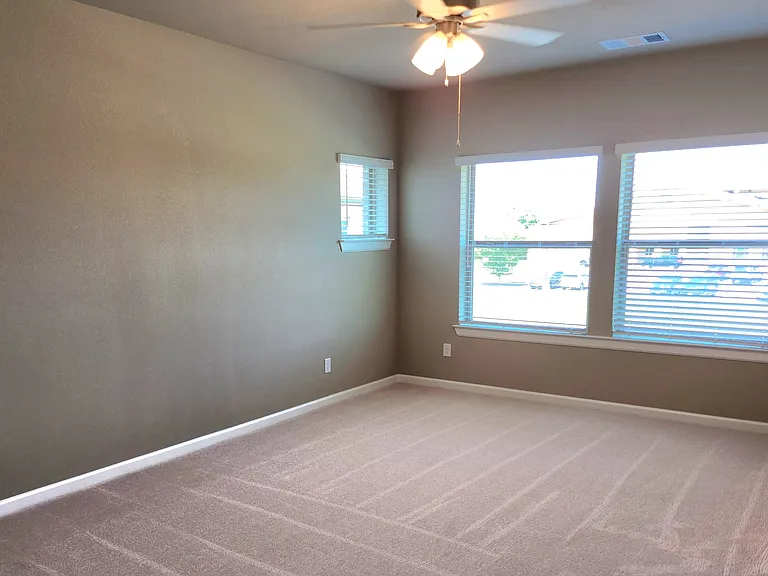 2525 Four Roses Dr — Photo 12