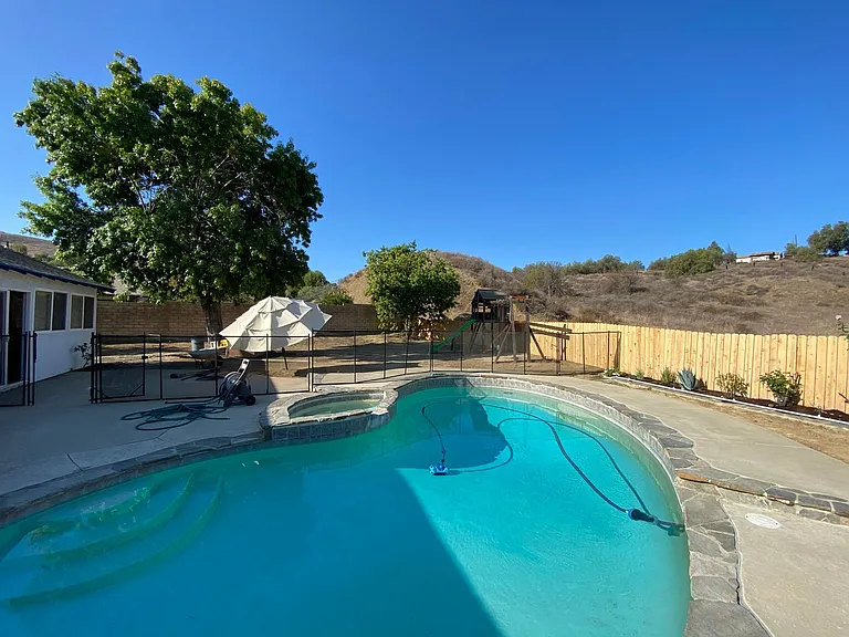 805 Crosby Ave — Photo 16
