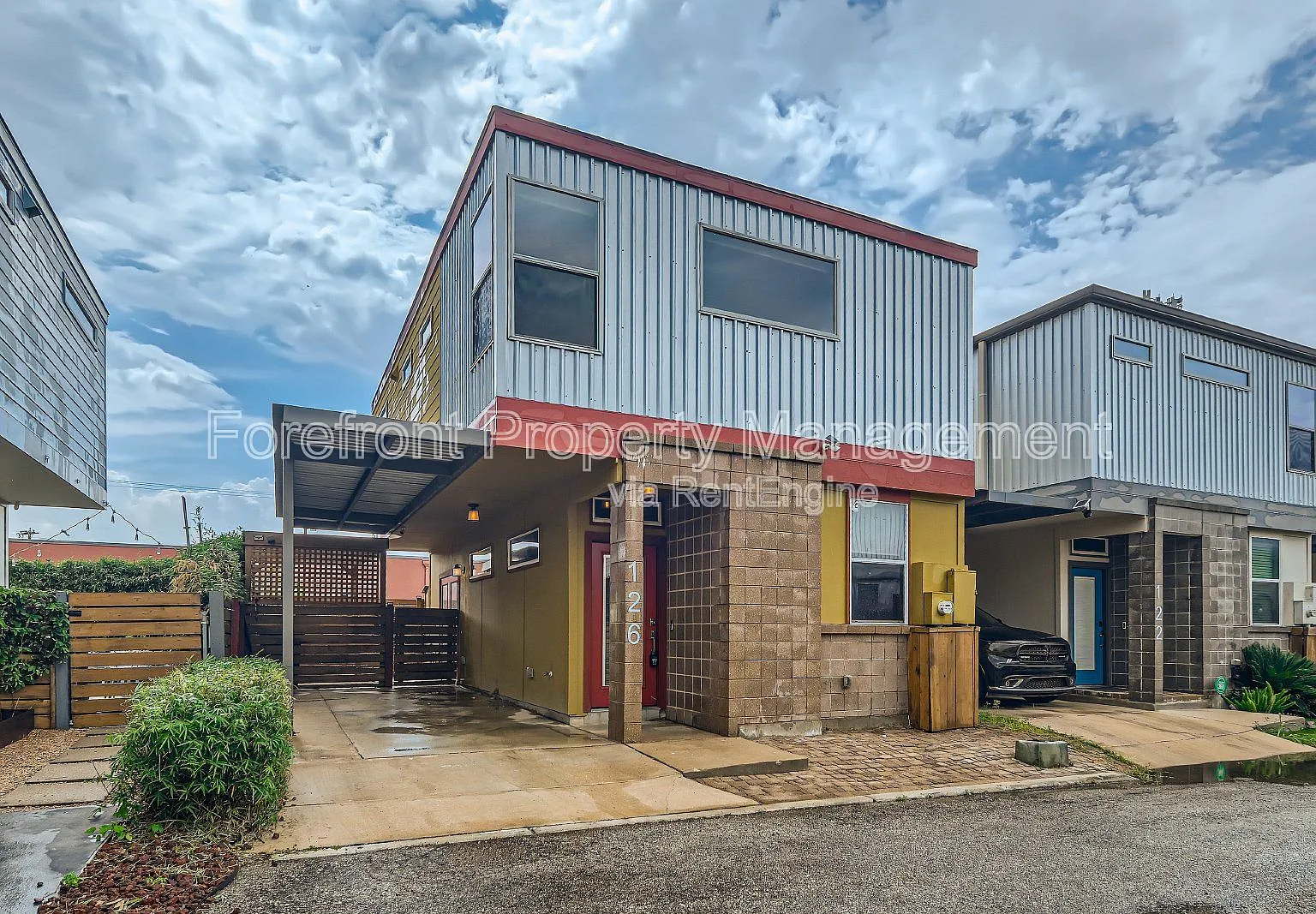 2 bed, 2.5 bath, 1218 sqft, $1,900 — Photo 1