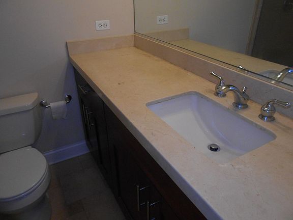 5th image of 2328 N Greenview Ave APT 2B