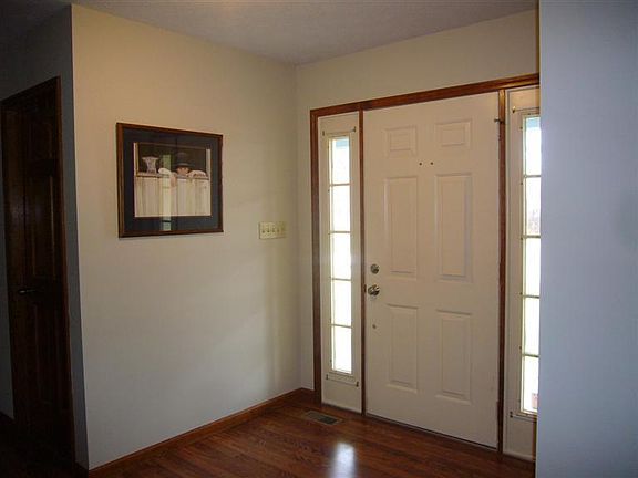 4th image of 1820 Laurel Creek Dr