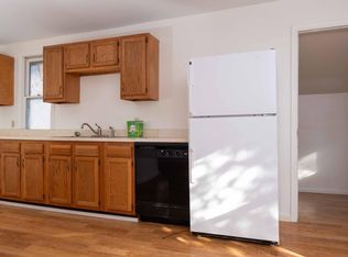 4 Arlington St APT 2, Essex Junction, VT 05452