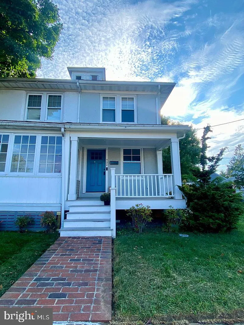 2 bed, 1.0 bath, 1106 sqft, $1,750 — Photo 2