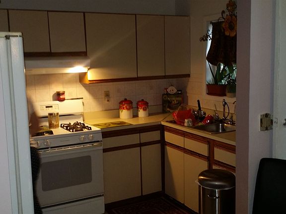 3rd image of 1182 Vyse Ave #1