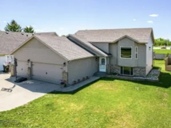 315 19th Ave W, West Fargo, ND 58078