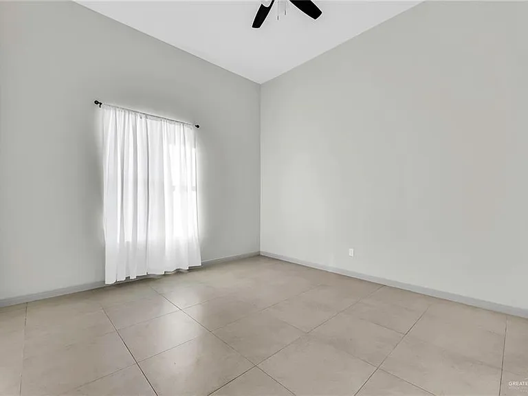 1202 S Linda St — Photo 14