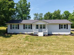 228 Howell Rd, Westmoreland, TN 37186