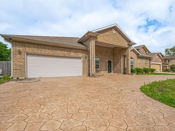 2403 Ranna Ct, Sugar Land, TX 77498