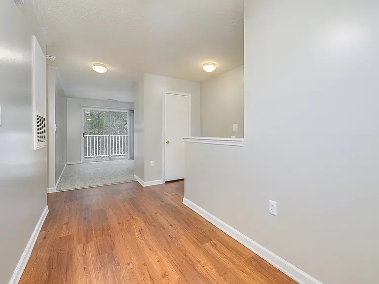 Griffith Commons Apartments — Photo 10