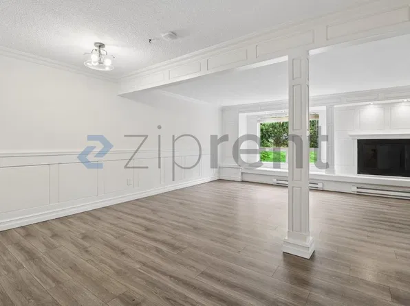 7577 Old Redmond Rd APT 10, Redmond, WA 98052