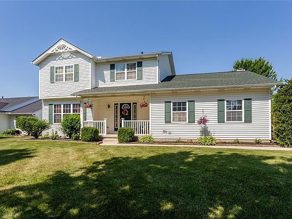 2nd image of 101 Queen Anne Cir
