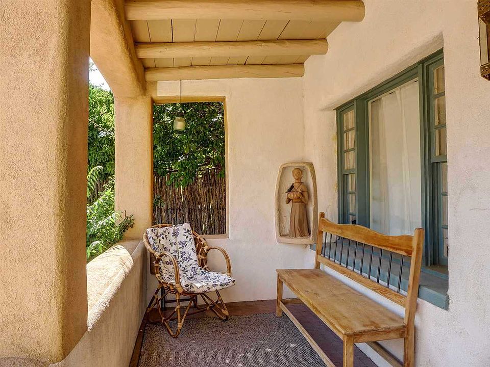 1st image of 411 Arroyo Tenorio St