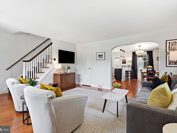 2nd image of 638 Georges Ln