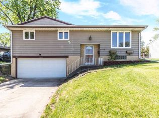 2302 W Overhill Rd, Peoria, IL 61615