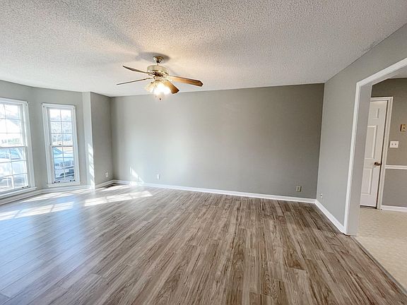 4th image of 456 Bluff Dr