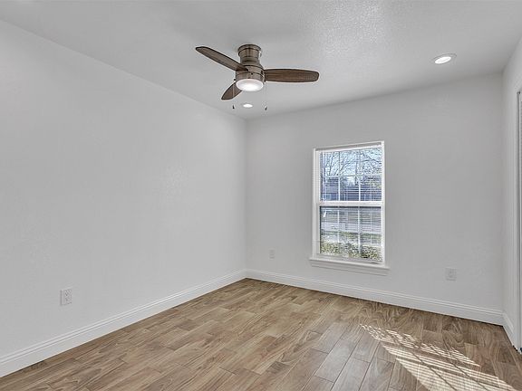 4th image of 8115 Goldfield Dr