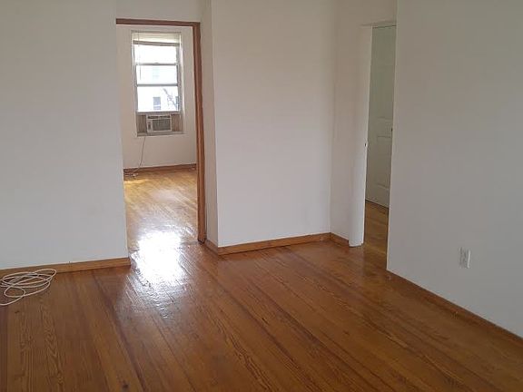 5th image of 184 18th St #3