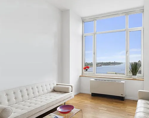 635 W 42nd St #25D Photo 1