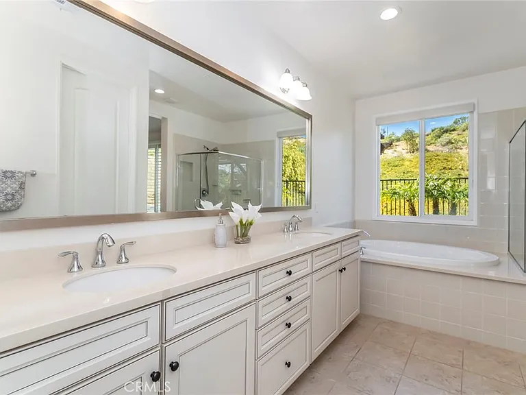 28629 Farrier Dr — Photo 18