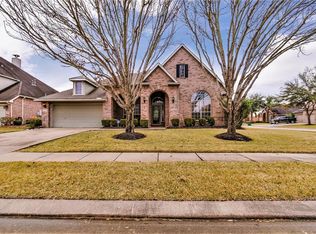 10018 Autumn Lake Trl, Pearland, TX 77584
