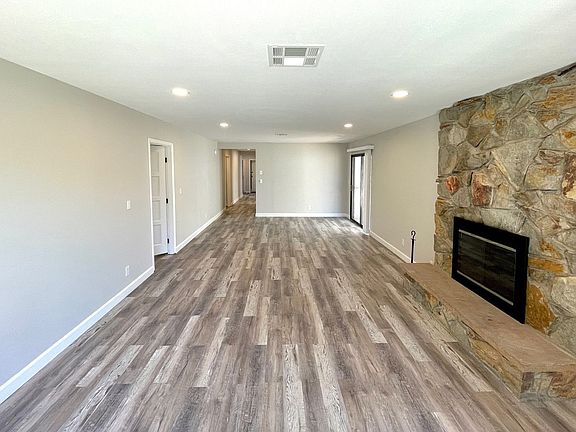 5th image of 4180 Blue Heron Ct