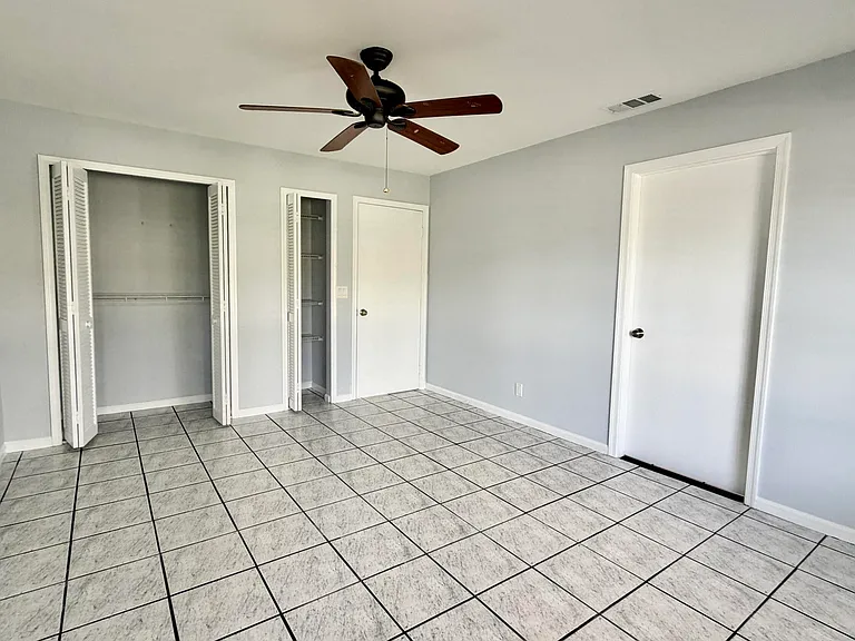 6048 Garrett St — Photo 33