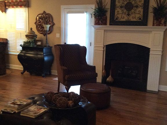 5th image of 658 Baden Ln