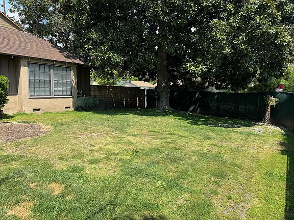 5th image of 10605 Camarillo St