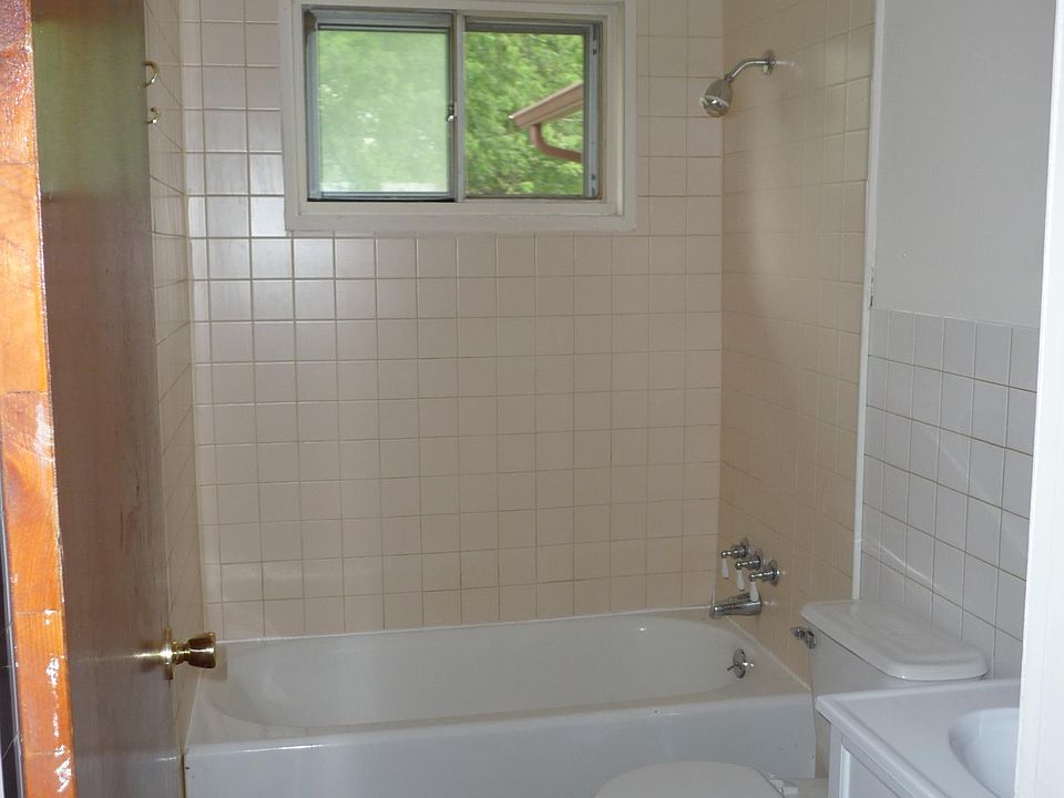 1st image of 4238 Moline Dr