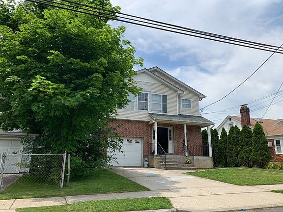 3rd image of 196 Valcour Ave
