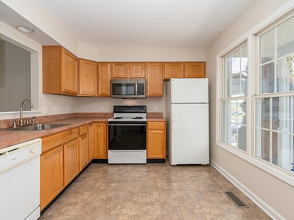 2nd image of 272 Commerce Dr