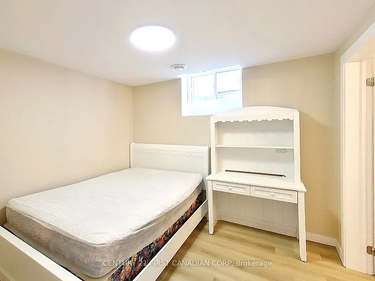 910 Reeves Ave #LOWER — Photo 4