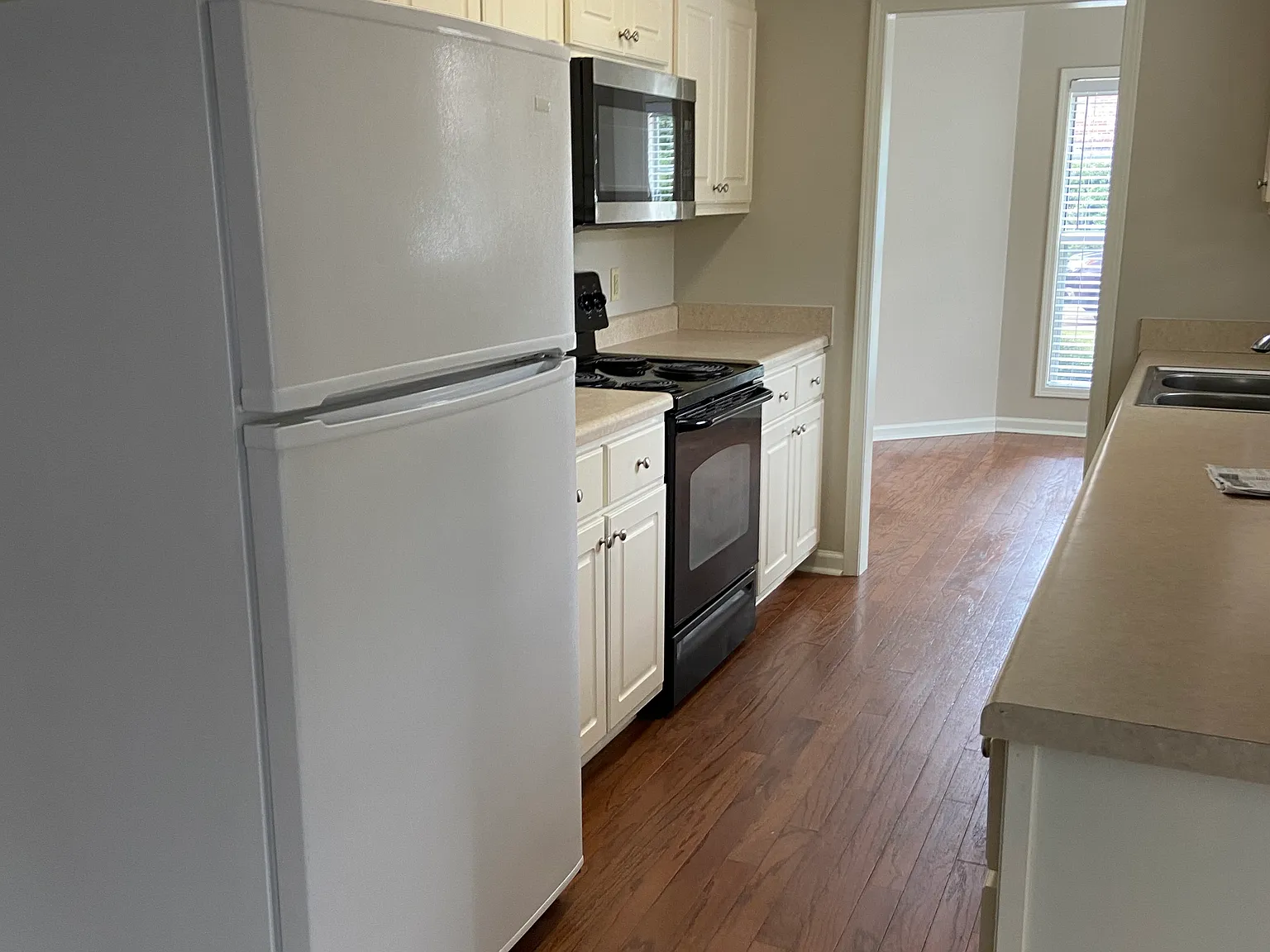 3 bed, 1500 sqft, $2,000 — Photo 4