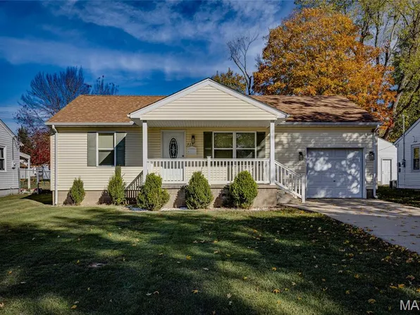 317 Spruce St, Farmington, MO 63640