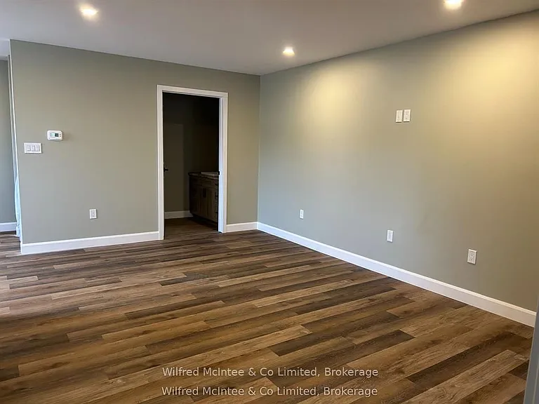 187 Balaklava St #1 — Photo 8