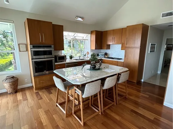 37 Northampton Ct #117, Newport Beach, CA 92660