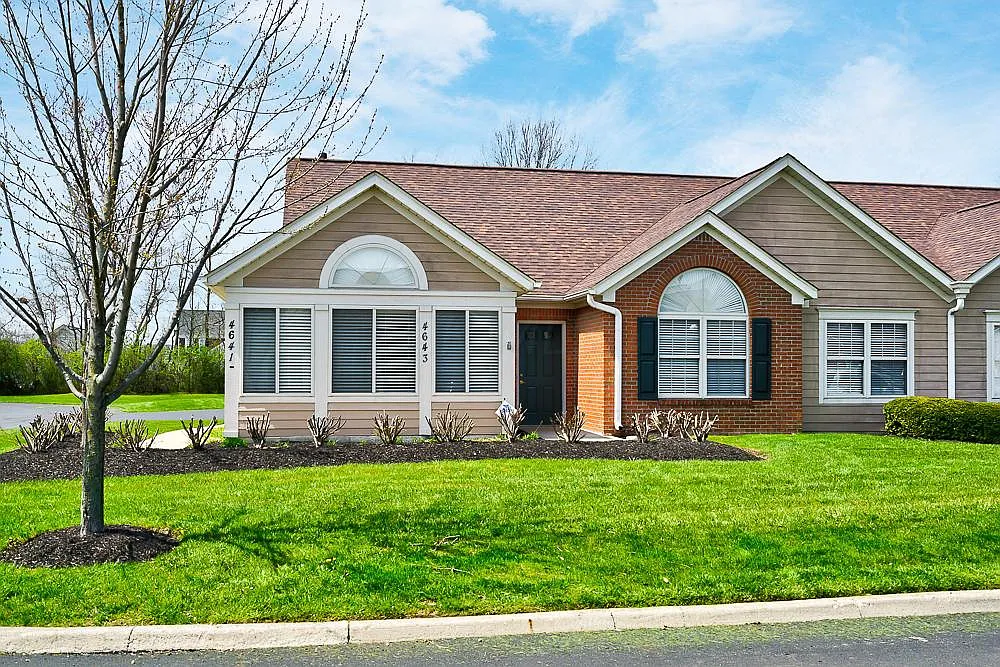 4643 Wenham Park photo 1