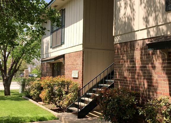 4th image of 119 S Bonnie Brae St APT C