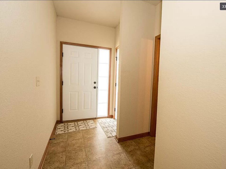 1st image of 906 Oakbrook Pl #906