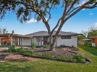 819 S 4th St, La Porte, TX 77571