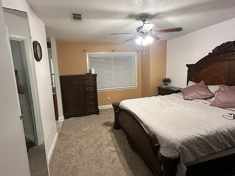 412 Glenmeade Ct — Photo 15
