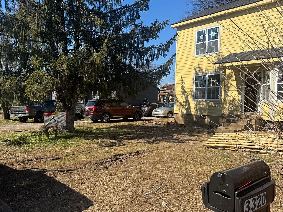 2nd image of 3322 Chesapeake Cir