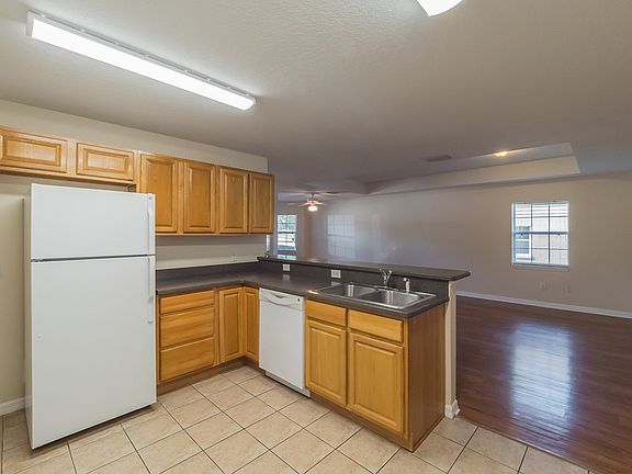 5th image of 1400 Wood Duck Ln #1