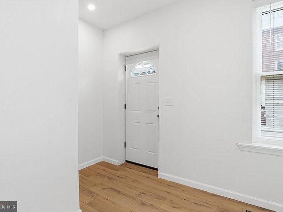 3rd image of 1363 Sellers St