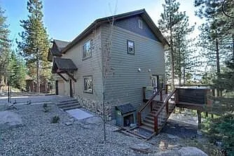 361 Park Ln — Photo 2