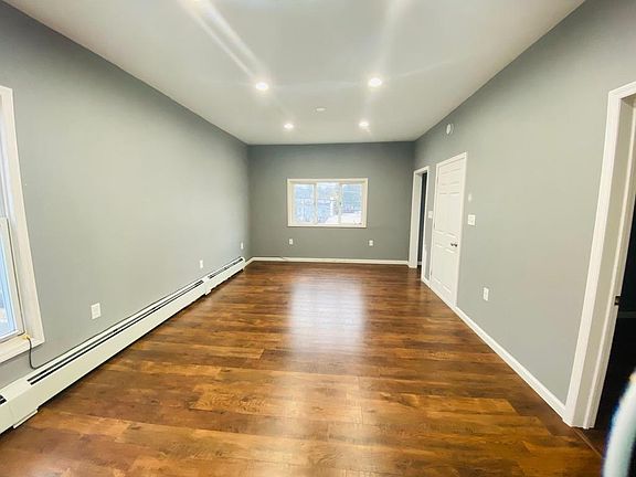 3rd image of 80 Breslin Ave