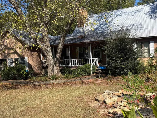 22 Quail Run Ln, Sylacauga, AL 35151