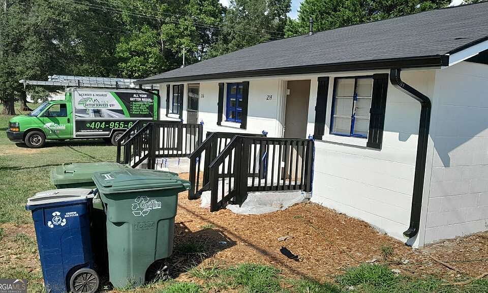 1st image of 214 N 2nd St