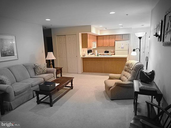 3rd image of 131 Horseshoe Dr